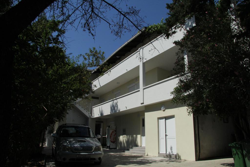 Novalja Inn 2 Екстер'єр фото