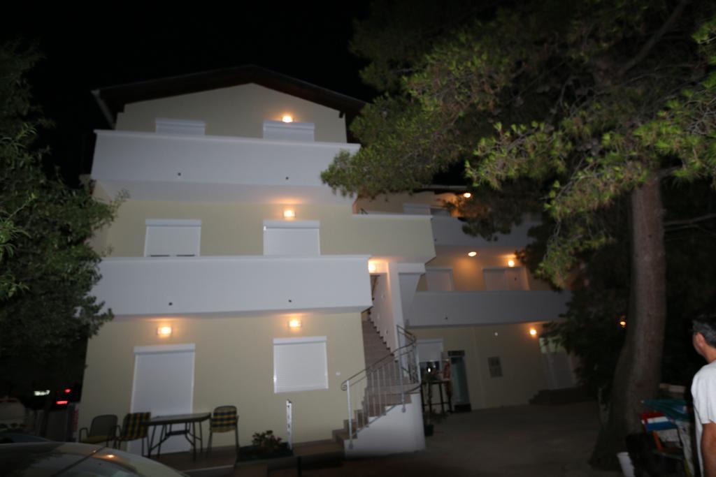 Novalja Inn 2 Екстер'єр фото