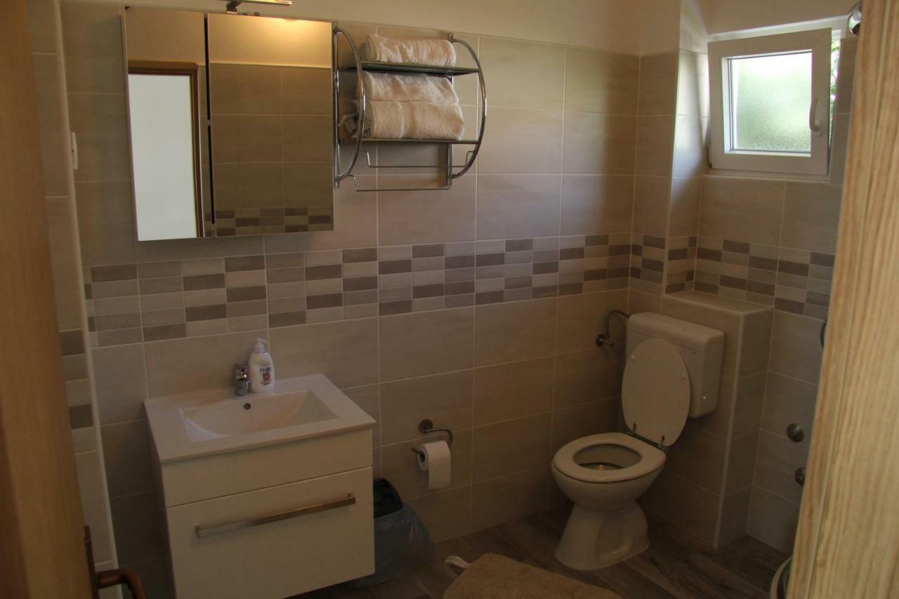 Novalja Inn 2 Екстер'єр фото